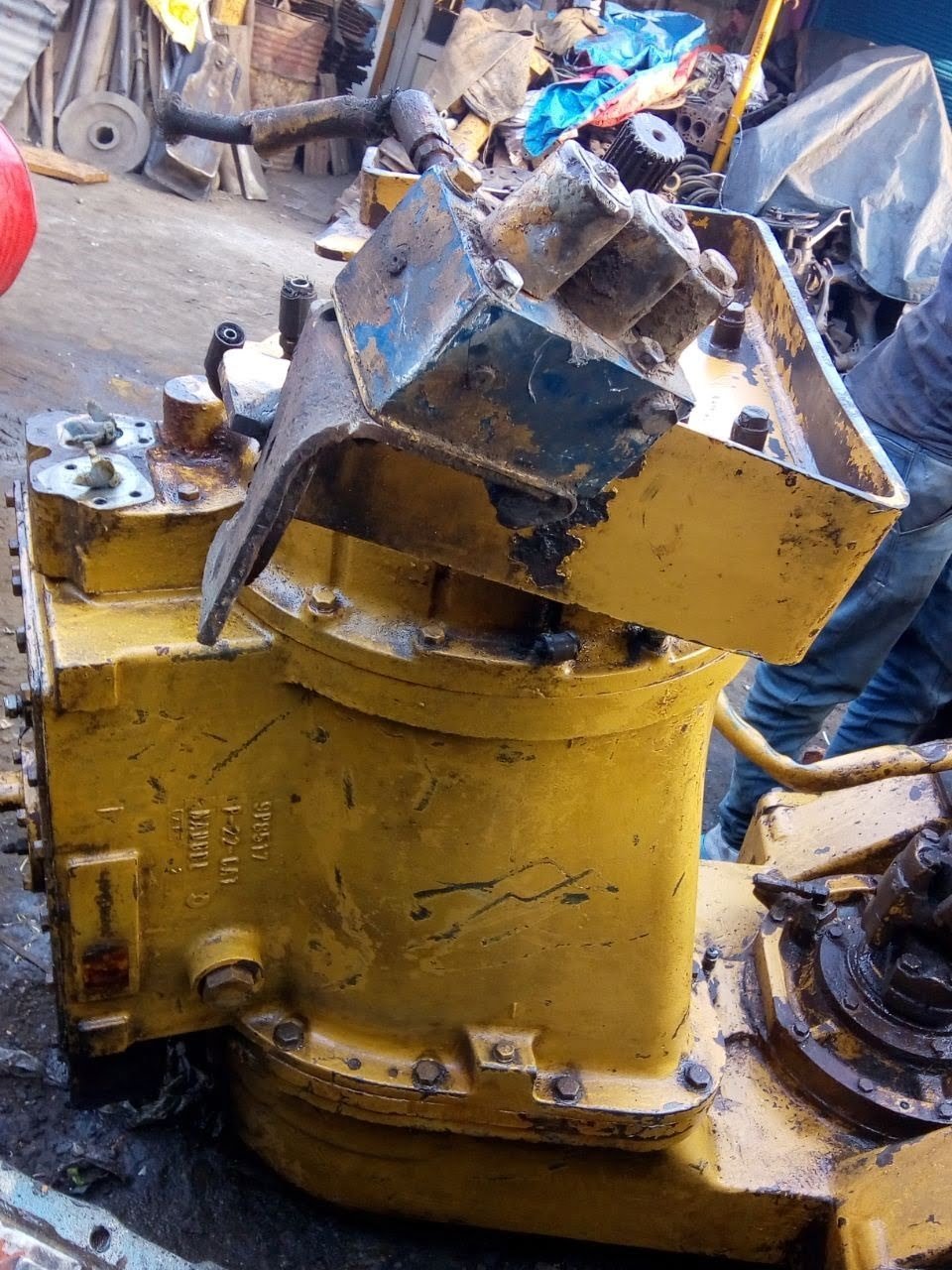 Caterpillar 966 Wheel Loader Transmission